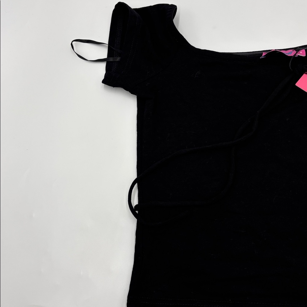 Edikted Jess Off the Shoulder Top in Black - Picture 3 of 7
